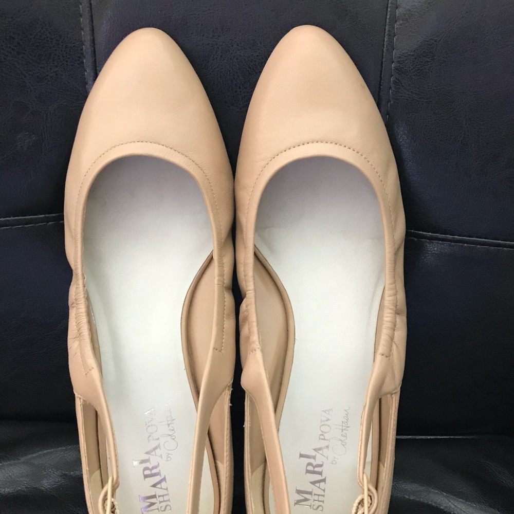 Pre-owned, very comfy with Nike Air flats